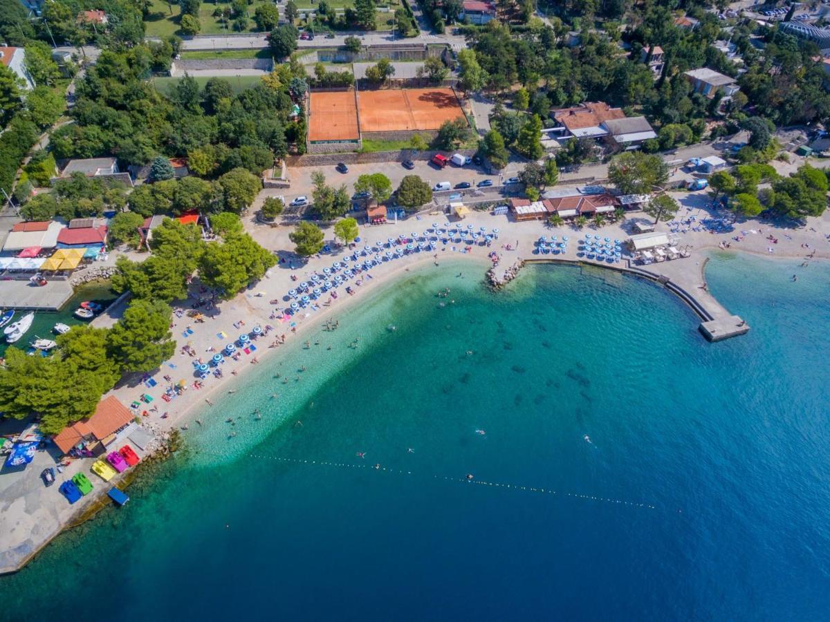 Apartments Adrasteja Dramalj Buitenkant foto