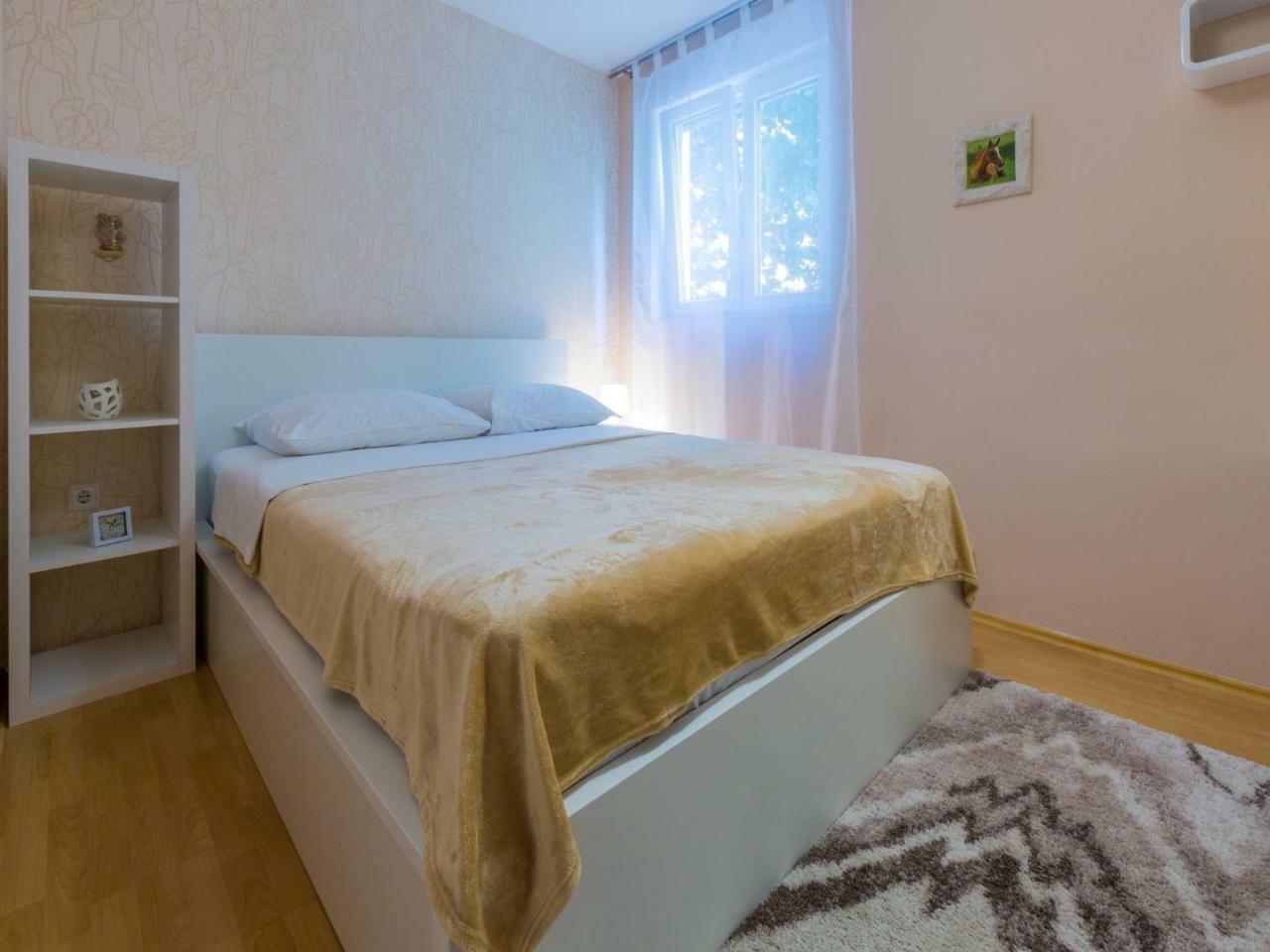 Apartments Adrasteja Dramalj Buitenkant foto
