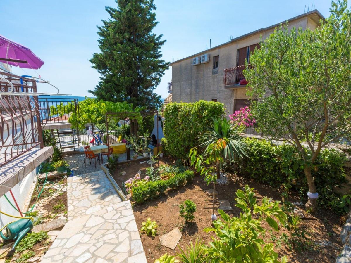 Apartments Adrasteja Dramalj Buitenkant foto